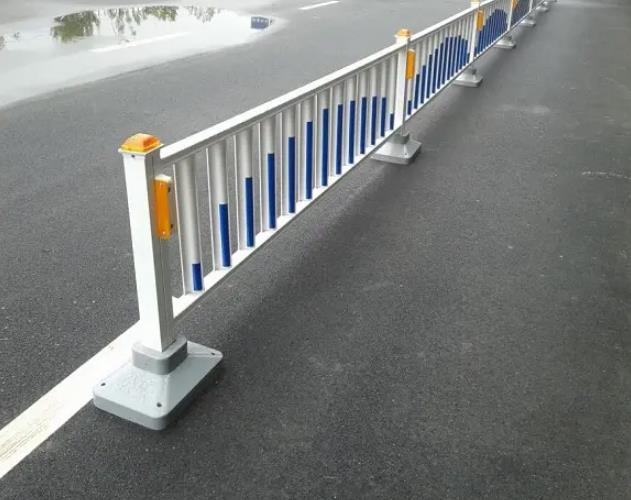 热镀锌处理交通道路护栏为什么不易生锈