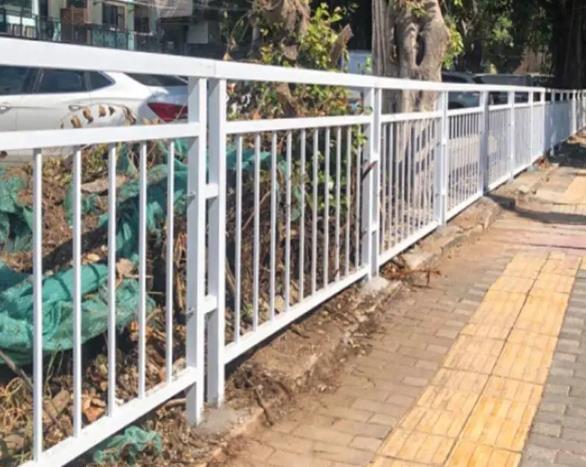 重庆交通设施锌钢道路护栏如何维护?
