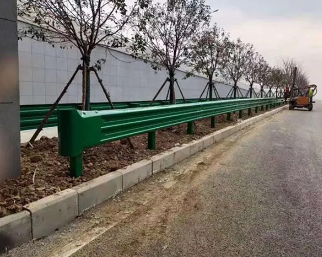 如何检测高速公路上波形护栏质量安全