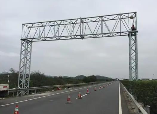 重庆交通出行龙门架的作用及运用